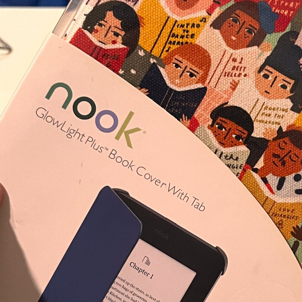 Nook - Glowlight Plus Book Cover with Tab (Book Club Design) NEW (home/x)‎